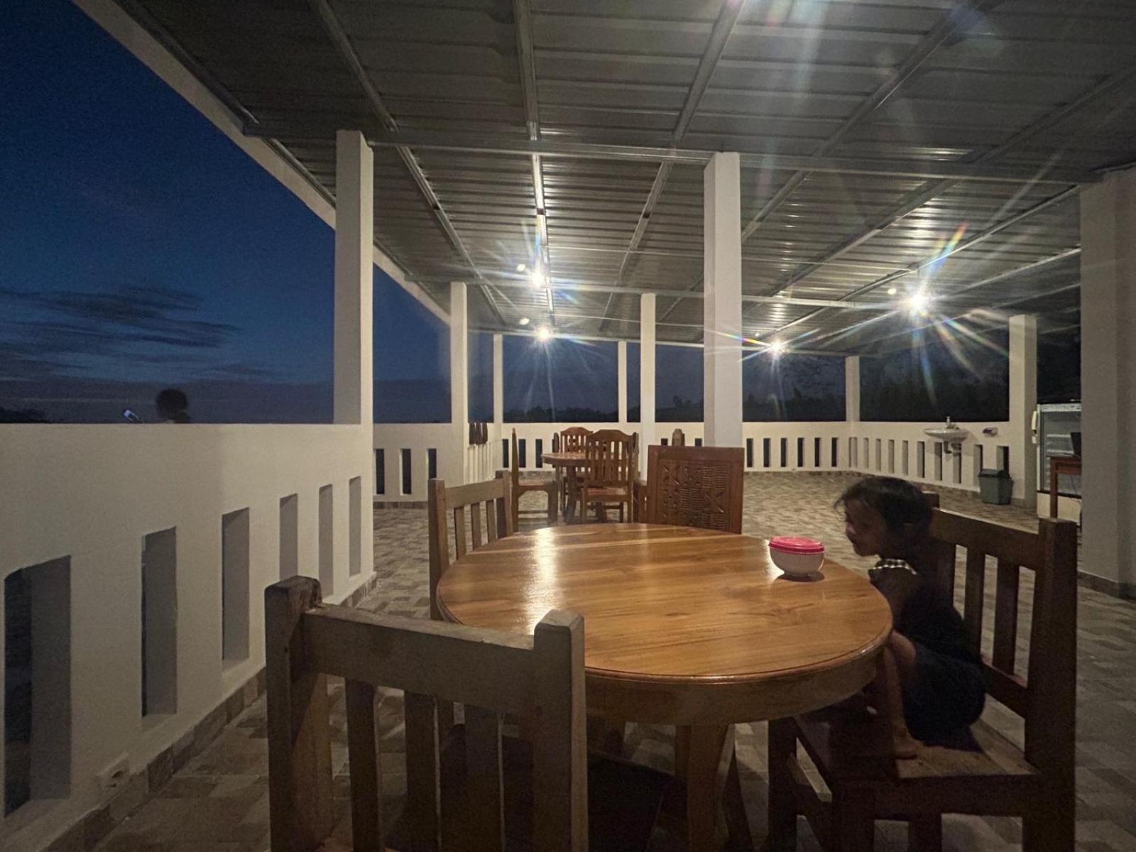 Four-G Home Stay & Komodo Tour Labuan Bajo Exterior foto