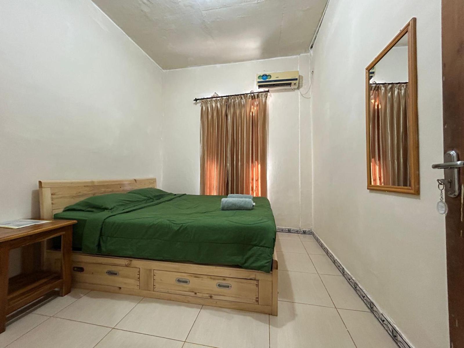 Four-G Home Stay & Komodo Tour Labuan Bajo Exterior foto