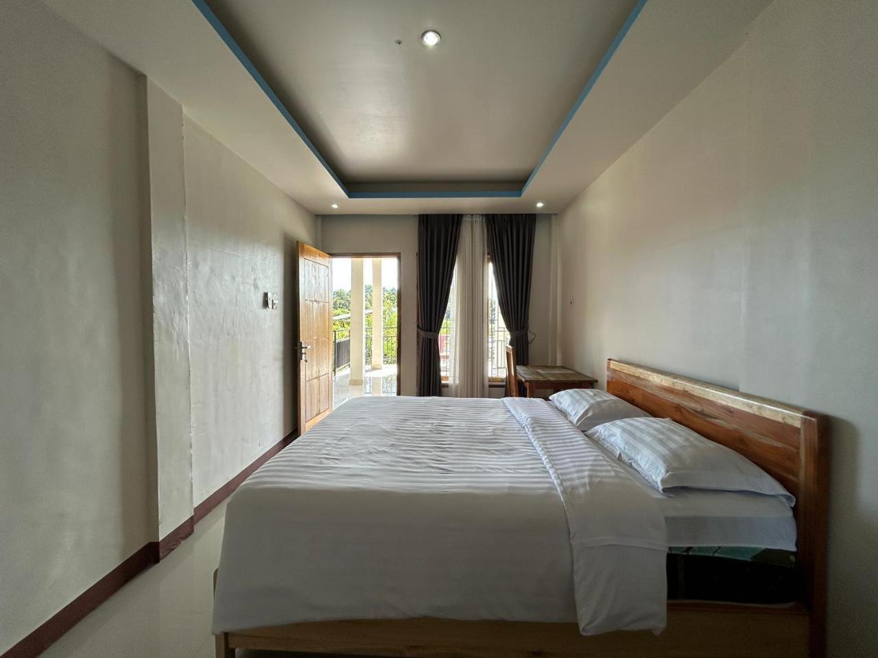 Four-G Home Stay & Komodo Tour Labuan Bajo Exterior foto