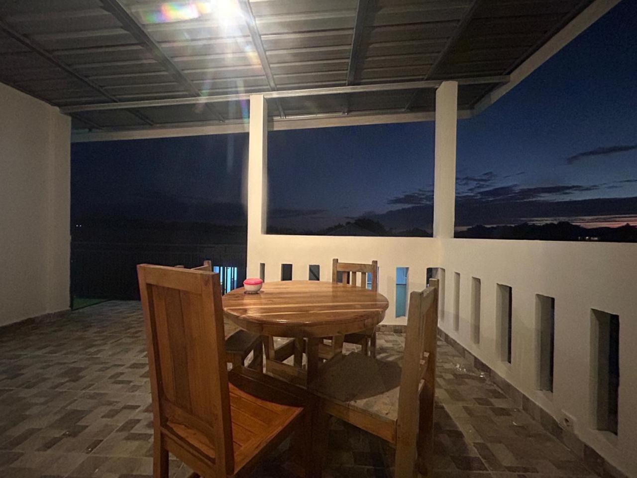 Four-G Home Stay & Komodo Tour Labuan Bajo Exterior foto