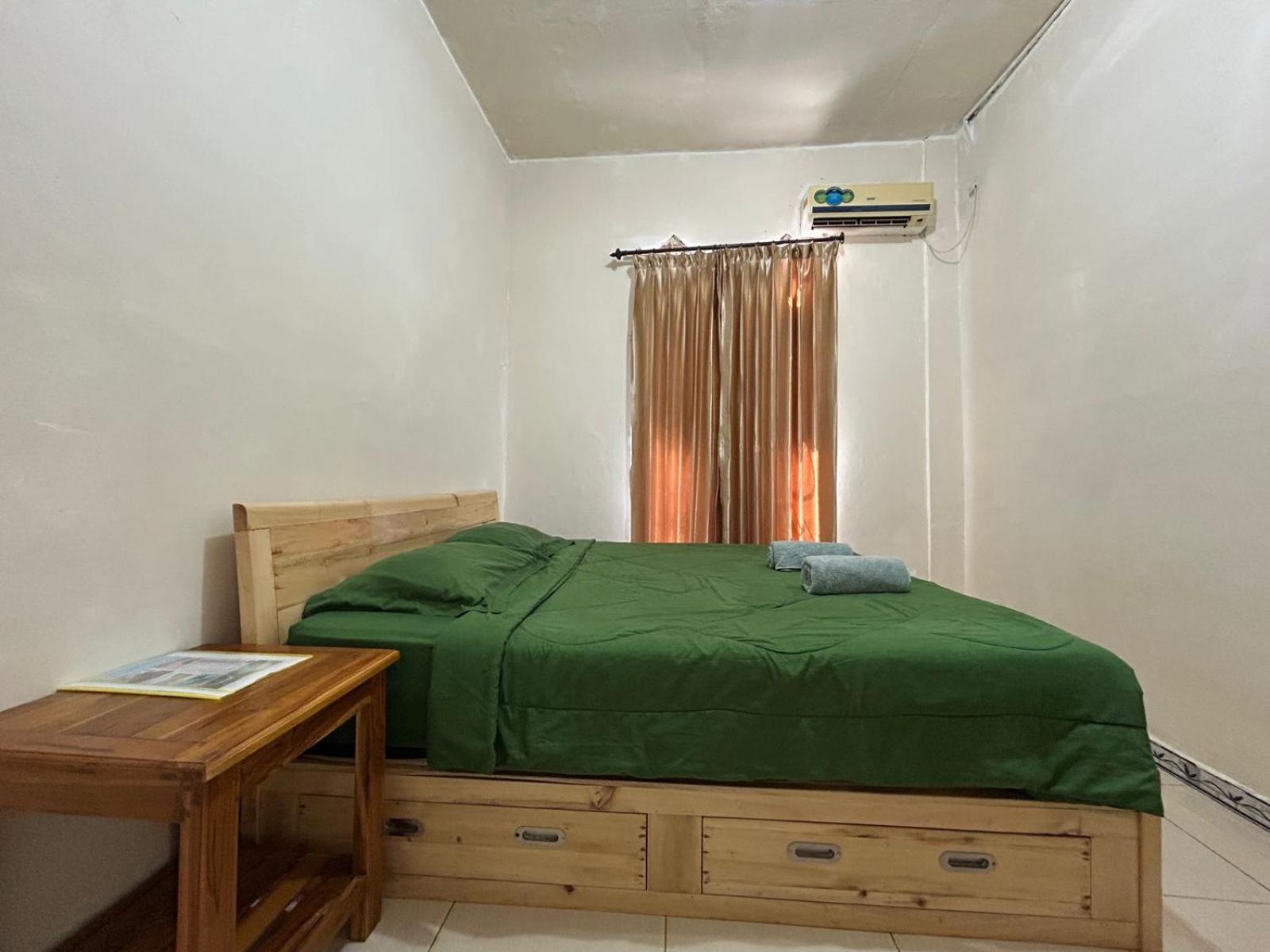 Four-G Home Stay & Komodo Tour Labuan Bajo Exterior foto